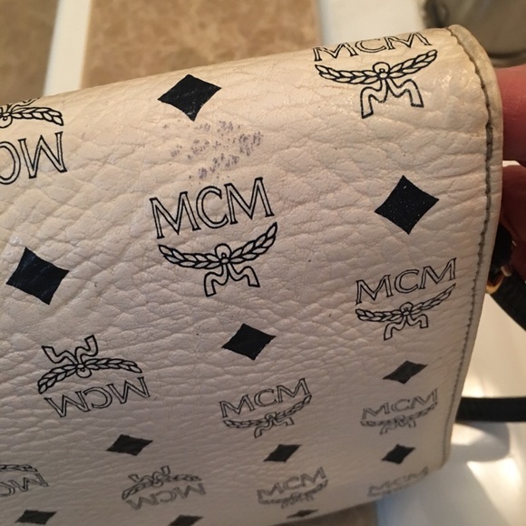 Vintage MCM navy/white signature envelope bag - Picture 6 of 7